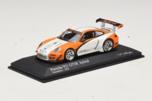 Porsche 911 997 GT3 R Hybrid Presentation 2010 Minichamps 1:43 410108900 Metalli — kuva 2 / 4