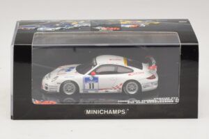 Porsche 911 997 GT3 RS #11 24 Hours Nurburgring 2010 Minichamps 1:43 437106711 Metalli — kuva 4 / 5