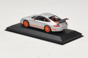 Porsche 911 997 GT3 RS Hopea Oranssi Minichamps 1:43 403066013 Metalli — kuva 3 / 4