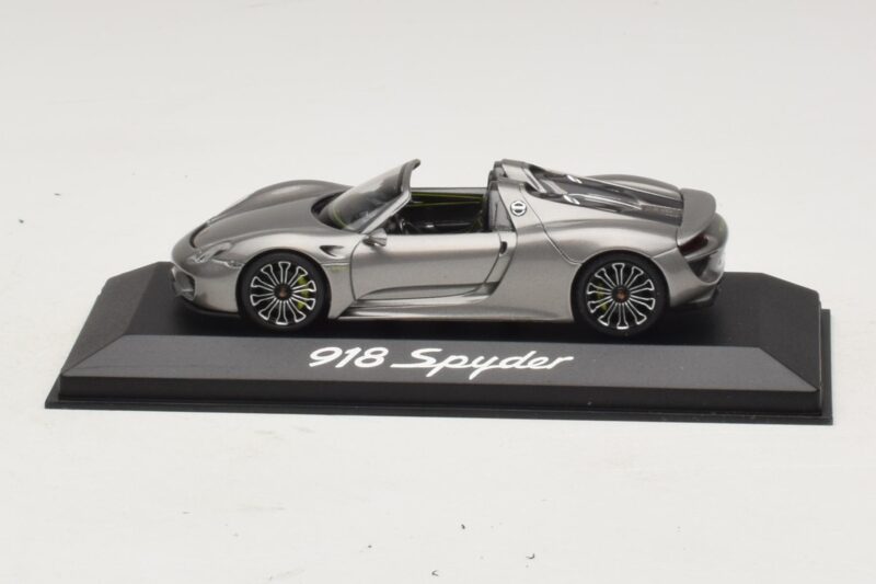 Porsche 918 Spyder Harmaa Metallic Minichamps 1:43 WAP0201000E Metalli