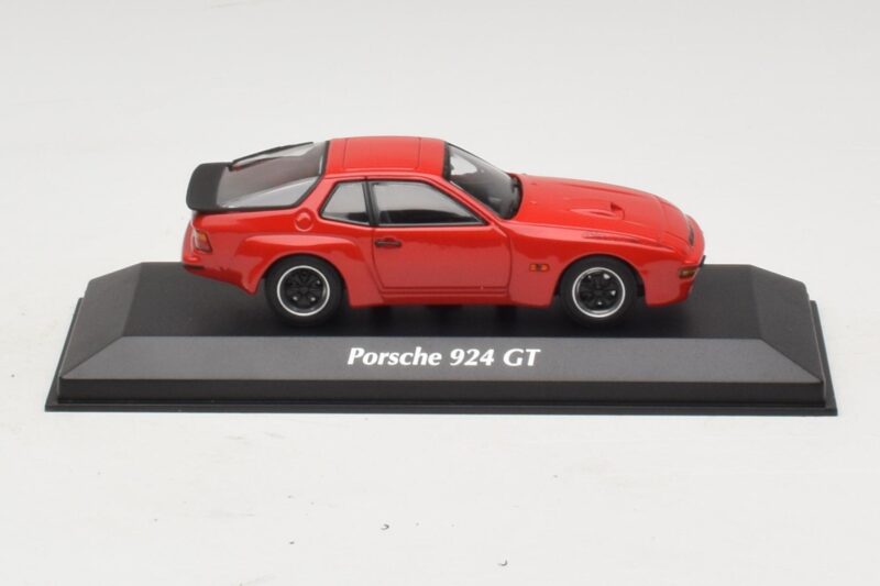 Porsche 924 GT Punainen Maxichamps 1:43 Porsche 924 GT Punainen Maxichamps 1:43 940066120 Metalli