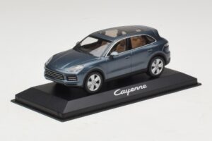 Porsche Cayenne E3 Blue Metallic Minichamps 1:43 WAP0203110J Metalli — kuva 2 / 4