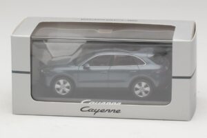 Porsche Cayenne E3 Blue Metallic Minichamps 1:43 WAP0203110J Metalli — kuva 4 / 4