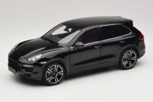 Porsche Cayenne Turbo S 92A Musta Metallinen Minichamps 1:18 110062100 Metalli