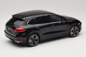 Porsche Cayenne Turbo S 92A Musta Metallinen Minichamps 1:18 110062100 Metalli — kuva 3 / 8