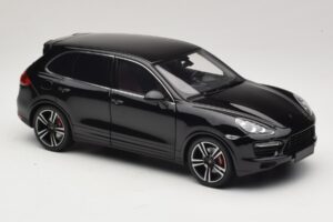 Porsche Cayenne Turbo S 92A Musta Metallinen Minichamps 1:18 110062100 Metalli — kuva 6 / 8