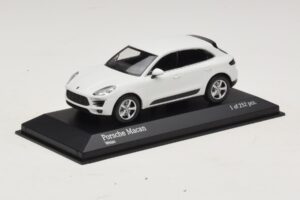 Porsche Macan 95B Valkoinen Minichamps 1:43 410062601 Metalli — kuva 2 / 4