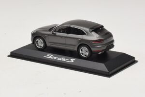 Porsche Macan S Diesel 95B Pronssi Metallic Minichamps 1:43 WAP0201510E Metalli — kuva 3 / 4