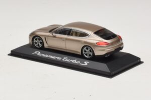 Porsche Panamera 970 Turbo S Pronssi Metallic Minichamps 1:43 WAP0200600E Metalli — kuva 3 / 4
