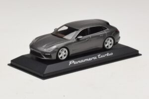 Porsche Panamera 971 Turbo Harmaa Metallic Minichamps 1:43 WAP0207610H Metalli — kuva 2 / 4