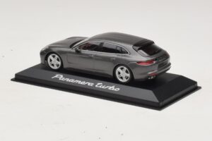 Porsche Panamera 971 Turbo Harmaa Metallic Minichamps 1:43 WAP0207610H Metalli — kuva 3 / 4