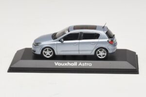 Vauxhall Astra H Sedan Vaaleansininen Metallinen Minichamps 1:43 ASTRA007 Metalli