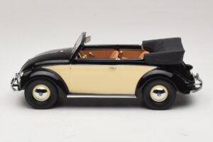 Volkswagen Beetle Avoauto Musta Kerma Minichamps 1:18 107054131 Hartsi — kuva 3 / 6