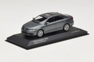 Volkswagen Jetta Mk6 Grey Metallic Minichamps 1:43 400059000 Metalli — kuva 2 / 4