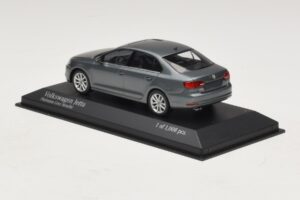 Volkswagen Jetta Mk6 Grey Metallic Minichamps 1:43 400059000 Metalli — kuva 3 / 4