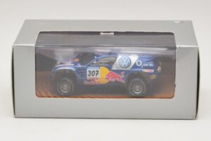 Volkswagen Race Touareg Red Bull #307 Jälleenmyyjän Erikoismalli 2005 Minichamps 1:43 7LO099400PD307 Metalli — kuva 5 / 5