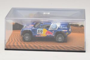 Volkswagen Race Touareg Red Bull #310 Jälleenmyyjän Erikoismalli 2005 Minichamps 1:43 7LO099400PD310 Metalli — kuva 4 / 5