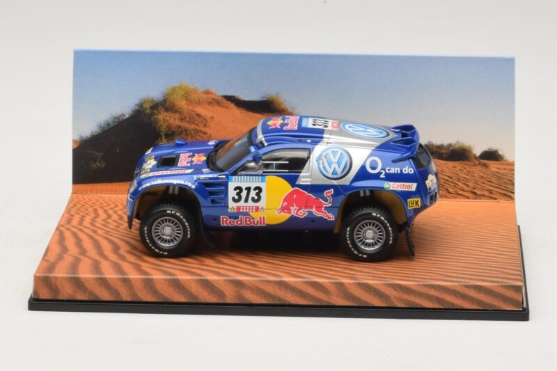 Volkswagen Race Touareg Red Bull #313 Jälleenmyyjän Erikoismalli 2005 Minichamps 1:43 7LO099400PD313 Metalli