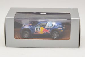 Volkswagen Race Touareg Red Bull #313 Jälleenmyyjän Erikoismalli 2005 Minichamps 1:43 7LO099400PD313 Metalli — kuva 4 / 5