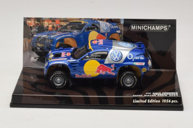 Volkswagen Race Touareg Red Bull Presentation Essen Motor Show 2004 Minichamps 1:43 Volkswagen Race Touareg Red Bull Presentation Essen Motor Show 2004 Minichamps 1:43 436045300 Metalli