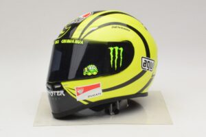 AGV Kypärä V. Rossi MotoGP Valencia Test 2009 Minichamps 1:2 AGV Kypärä V. Rossi MotoGP Valencia Test 2009 Minichamps 1:2 327100066 Metalli