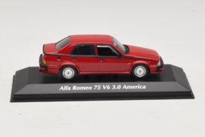 Alfa Romeo 75 V6 3.0 America Punainen Maxichamps 1:43 940120461 Metalli