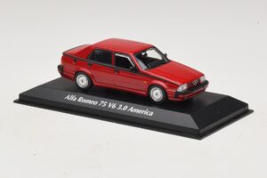 Alfa Romeo 75 V6 3.0 America Punainen Maxichamps 1:43 940120461 Metalli — kuva 3 / 5