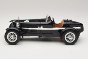 Alfa Romeo 8C Monza Musta Bburago 1:18 3014-P1 Metalli — kuva 3 / 6