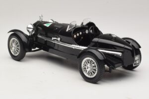 Alfa Romeo 8C Monza Musta Bburago 1:18 3014-P1 Metalli — kuva 5 / 6