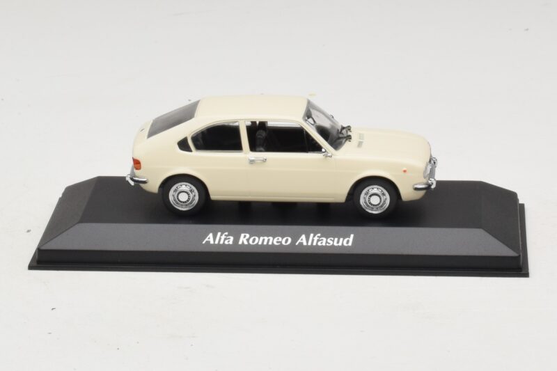 Alfa Romeo Alfasud Valkoinen Maxichamps 1:43 940120101 Metalli