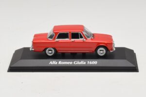 Alfa Romeo Giulia 1600 Punainen Maxichamps 1:43 Alfa Romeo Giulia 1600 Punainen Maxichamps 1:43 940120901 Metalli