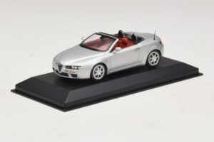 Alfa Romeo Giulia Spider Hopea Minichamps 1:43 400120731 Metalli — kuva 2 / 5