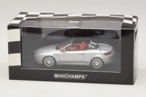 Alfa Romeo Giulia Spider Hopea Minichamps 1:43 400120731 Metalli — kuva 5 / 5