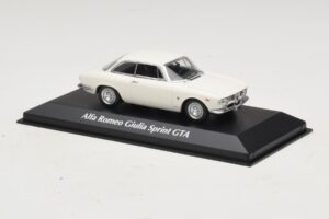 Alfa Romeo Giulia Sprint GTA Valkoinen Maxichamps 1:43 940120441 Metalli — kuva 3 / 5