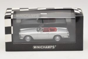 Alfa Romeo Spider 916 3.2 V6 24V Hopea Minichamps 1:43 400120330 Metalli — kuva 4 / 5