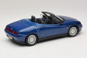 Alfa Romeo Spider 916 Sininen Maisto 1:18 31831 Metalli — kuva 3 / 8