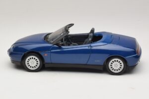 Alfa Romeo Spider 916 Sininen Maisto 1:18 31831 Metalli — kuva 4 / 8