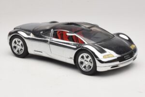 Audi Avus Quattro Chrome Silver Revell 1:18 08830 Metalli — kuva 6 / 8