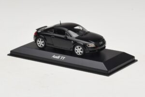 Audi TT 8N Musta Maxichamps 1:43 940017221 Metalli — kuva 3 / 5