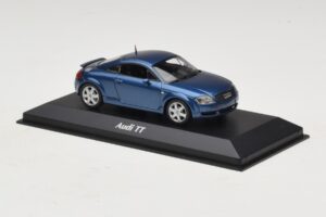 Audi TT 8N Sininen Metallic Maxichamps 1:43 940017220 Metalli — kuva 3 / 5