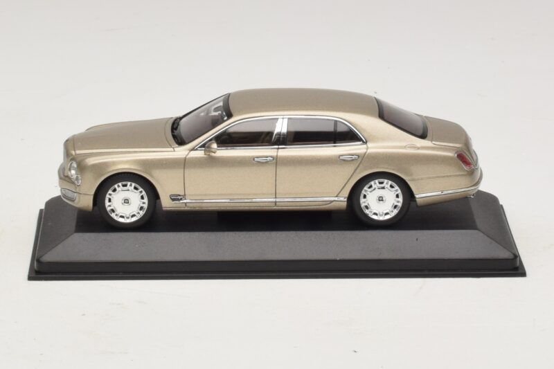 Bentley Mulsanne Kulta Metallic Minichamps 1:43 40433 Metalli