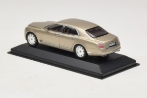 Bentley Mulsanne Kulta Metallic Minichamps 1:43 40433 Metalli — kuva 3 / 5