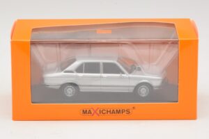 BMW 520 E12 Hopea Maxichamps 1:43 940023000 Metalli — kuva 5 / 5