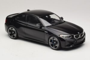 BMW M2 F87 Musta Metallic Minichamps 1:18 155026100 Metalli — kuva 4 / 6