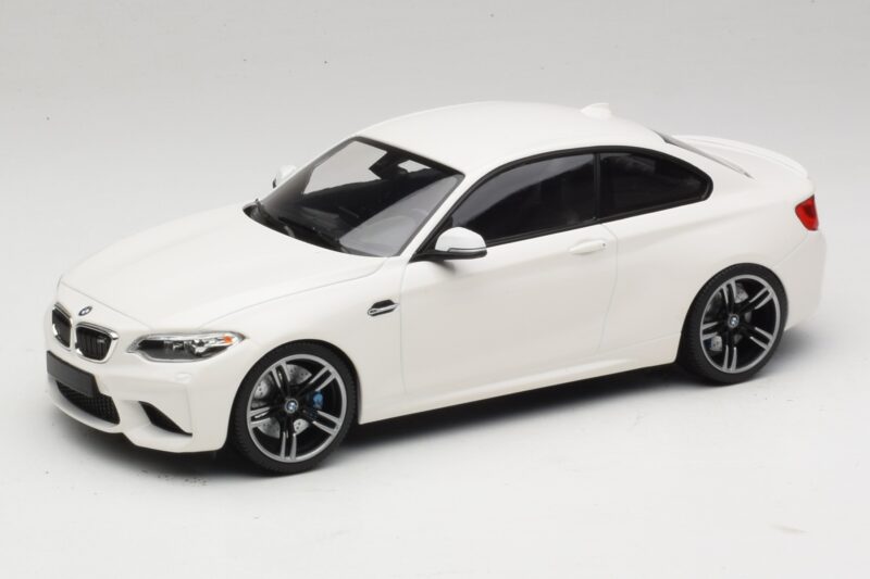 BMW M2 F87 Valkoinen Minichamps 1:18 155026104 Metalli