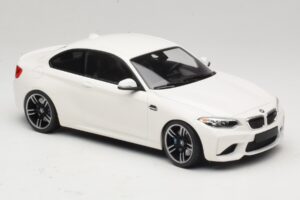 BMW M2 F87 Valkoinen Minichamps 1:18 155026104 Metalli — kuva 4 / 6