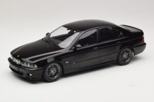 BMW M5 E39 Musta KK-Scale 1:18 KKDC181623 Metalli