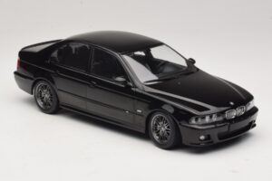 BMW M5 E39 Musta KK-Scale 1:18 KKDC181623 Metalli — kuva 4 / 6
