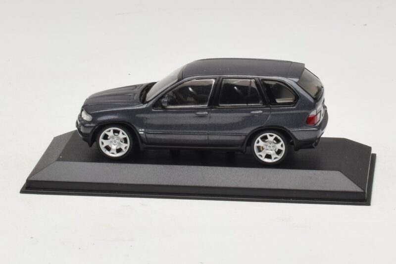 BMW X5 E53 4.4i Harmaa Metallic Korvaava Pakkaus Minichamps 1:43 80420393166-R1 Metalli