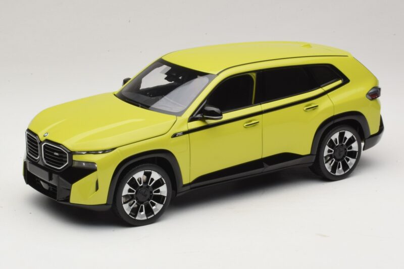 BMW XM G09 Keltainen Minichamps 1:18 110023302 Metalli